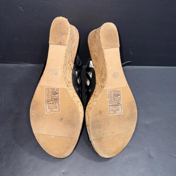 Pierre Dumas Black Tooled Faux Leather Classic Chic Boho Wedge Sandal Platform - Picture 2 of 15